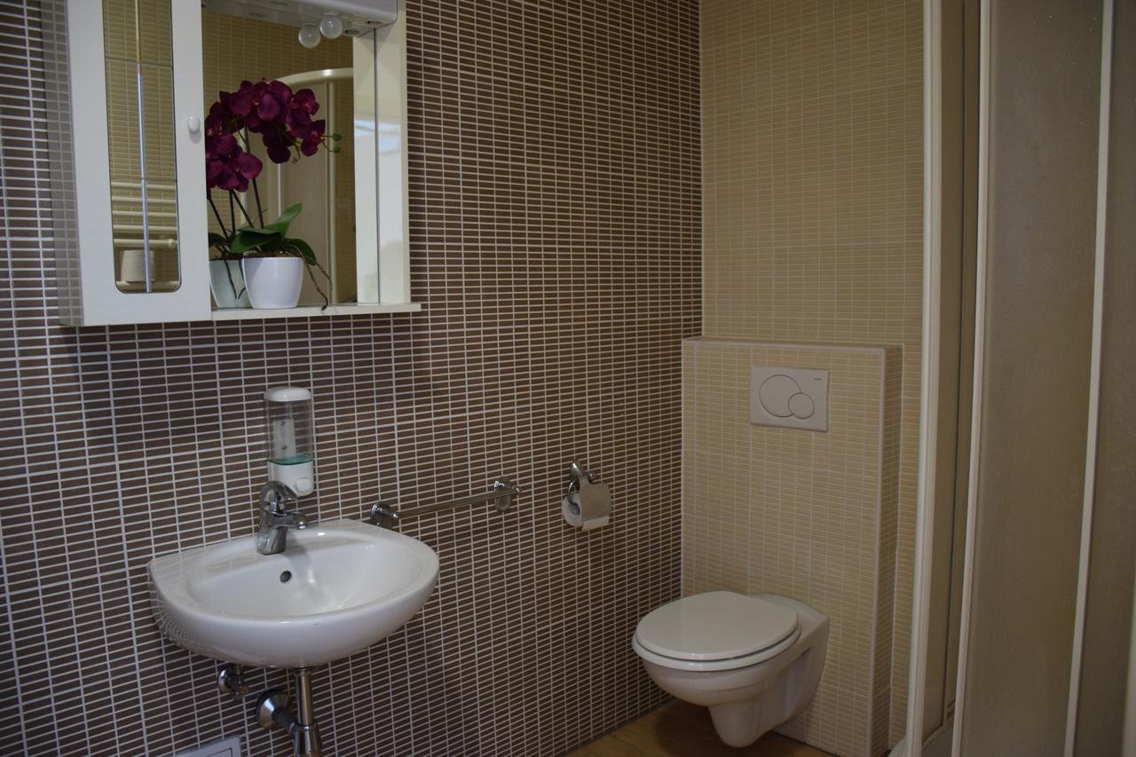 Hostel Novak Novo Mesto Buitenkant foto