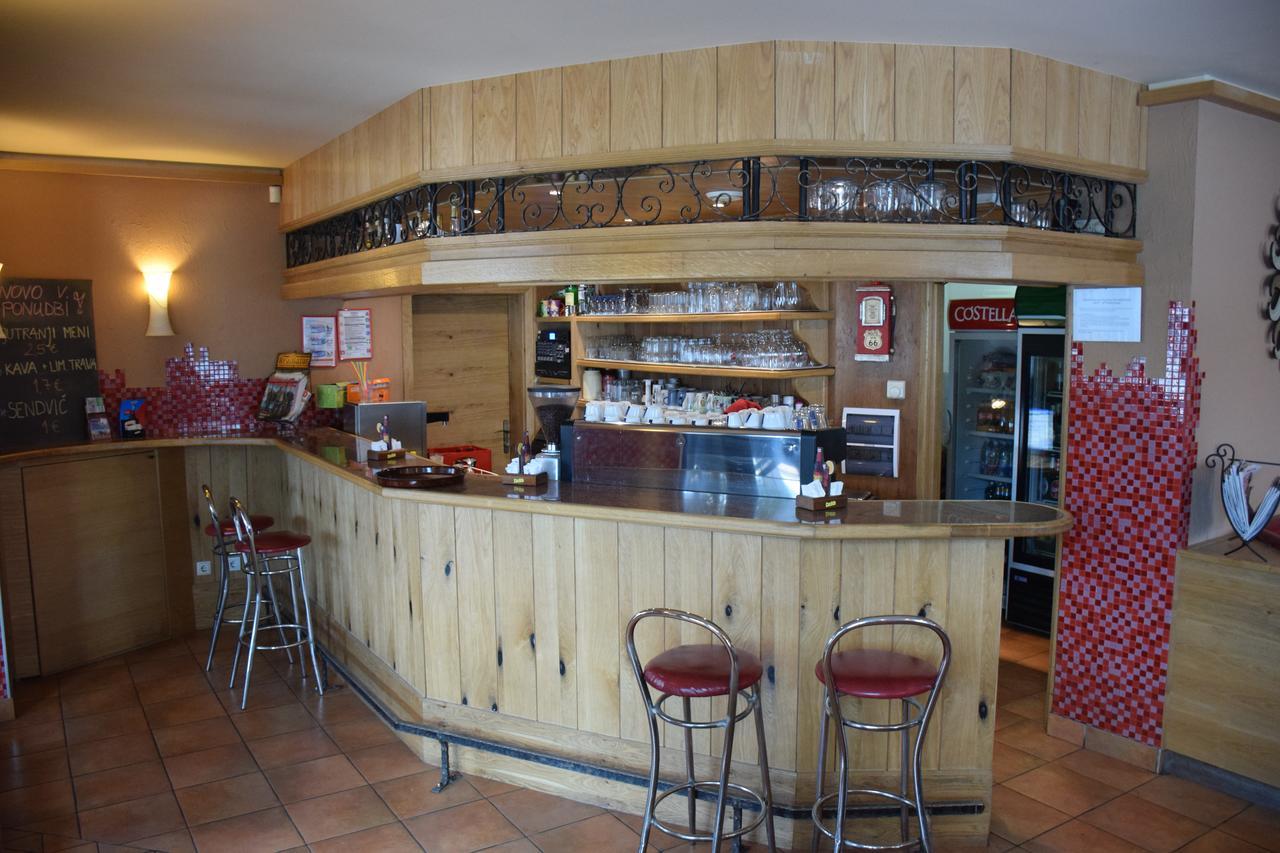 Hostel Novak Novo Mesto Buitenkant foto